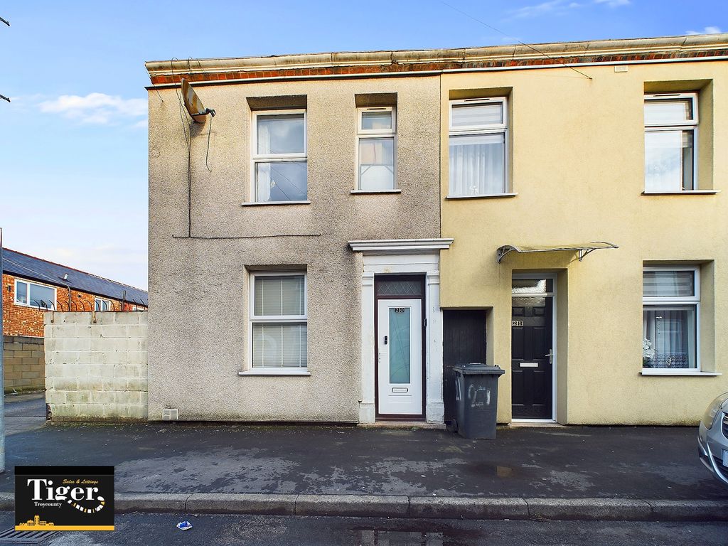 Property photo 1 of 10 Cam02176G0-Pr0461-Still010