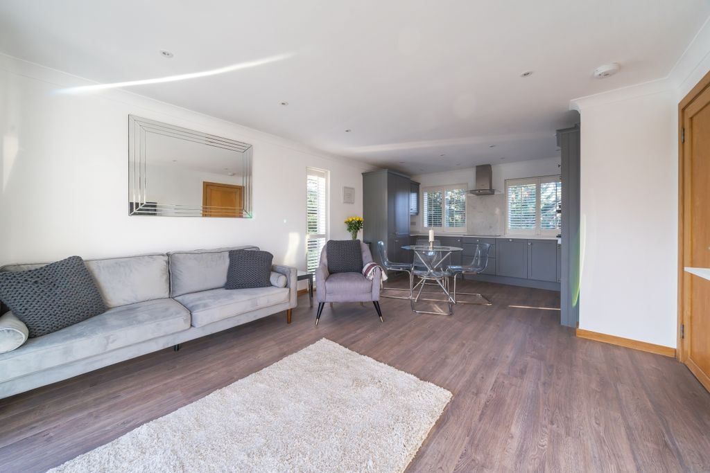 Property photo 3 of 13 943100 (13)