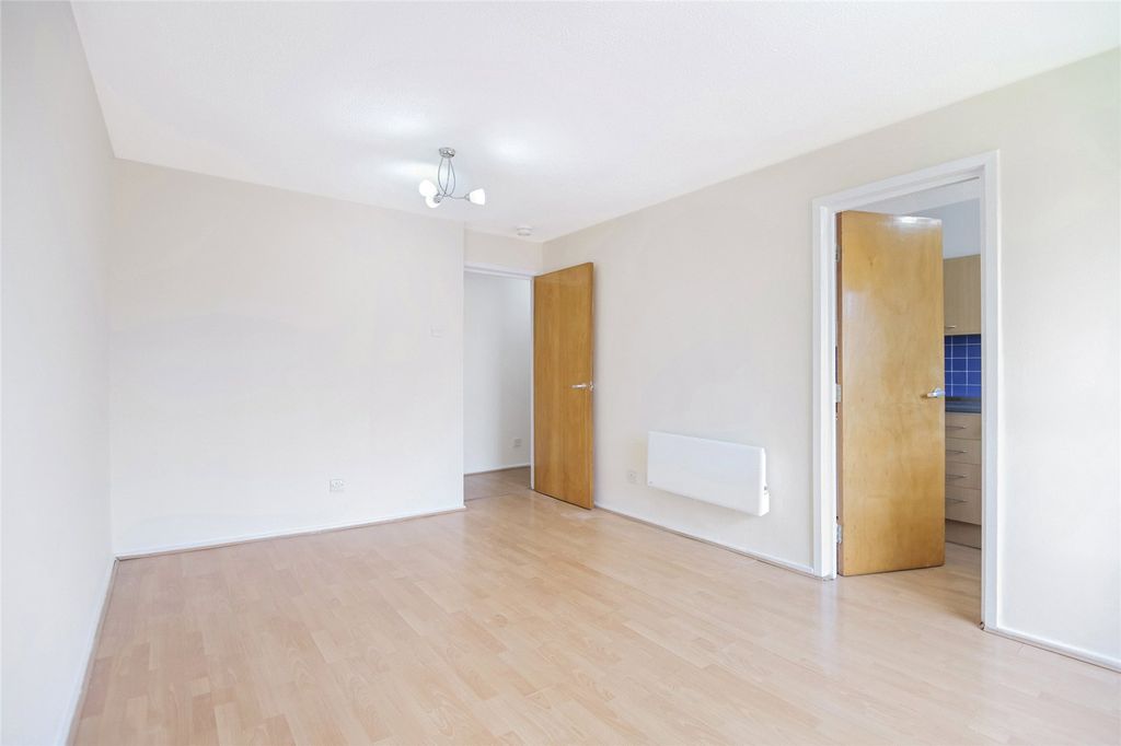 Property photo 3 of 22 Picture No. 11