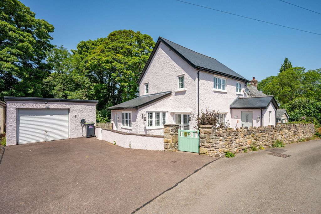 Property photo 1 of 36