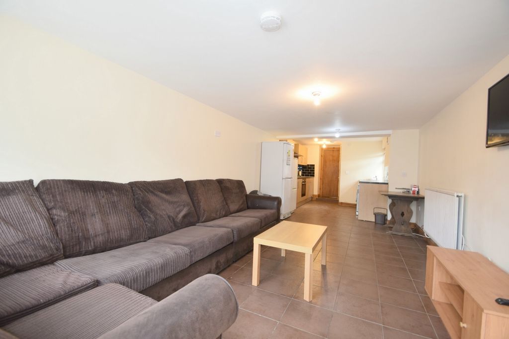 Property photo 2 of 15 Photo 7