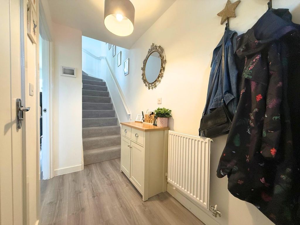 Property photo 2 of 13 Entrance Hall