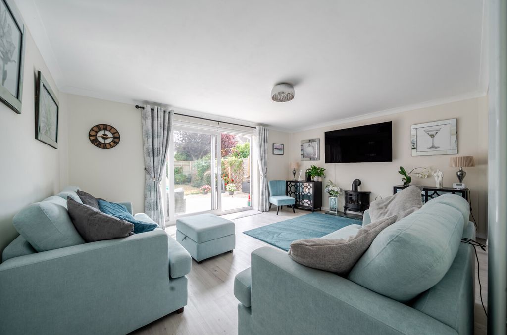 Property photo 2 of 11 25-6A70c1Ef4E3Aa-...