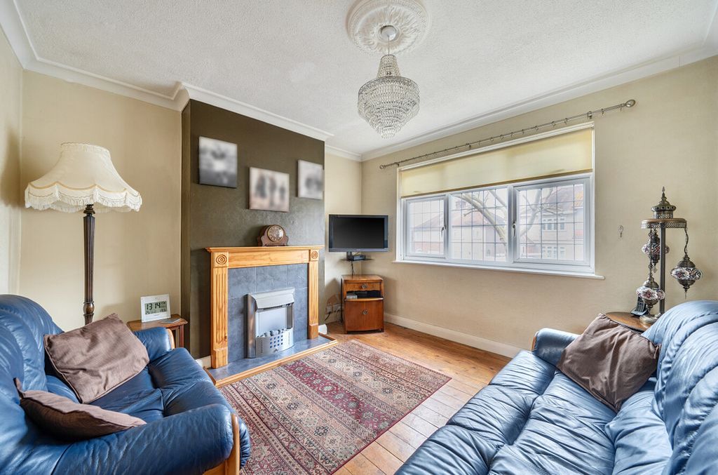 Property photo 2 of 19