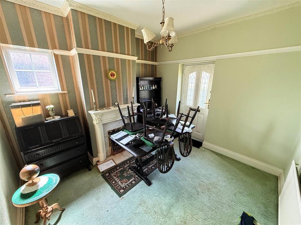 Property photo 3 of 11 Dining Room