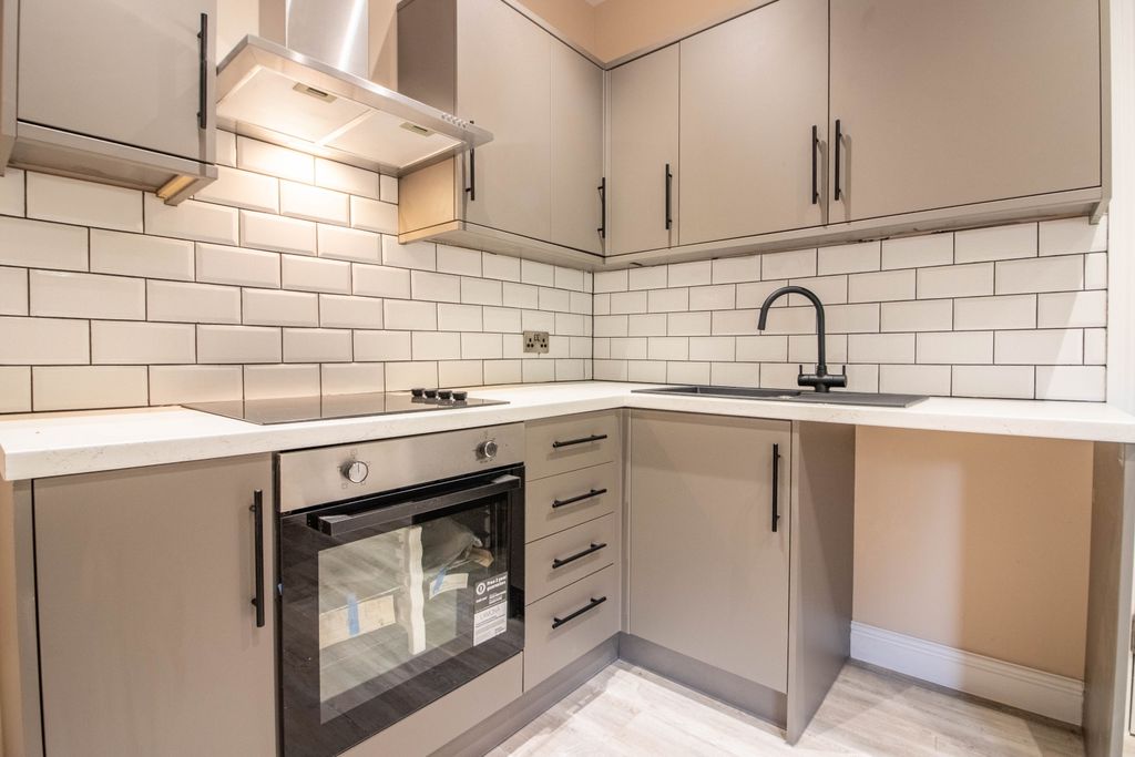 Property photo 1 of 5 E