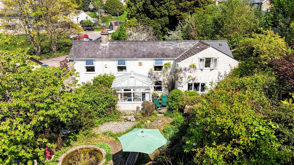 Property photo 2 of 60