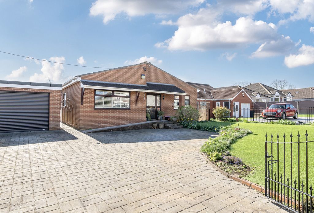 Property photo 1 of 19 1431348-19-69Baa1...