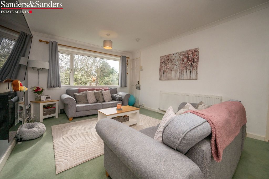 Property photo 2 of 17 Photograph 2