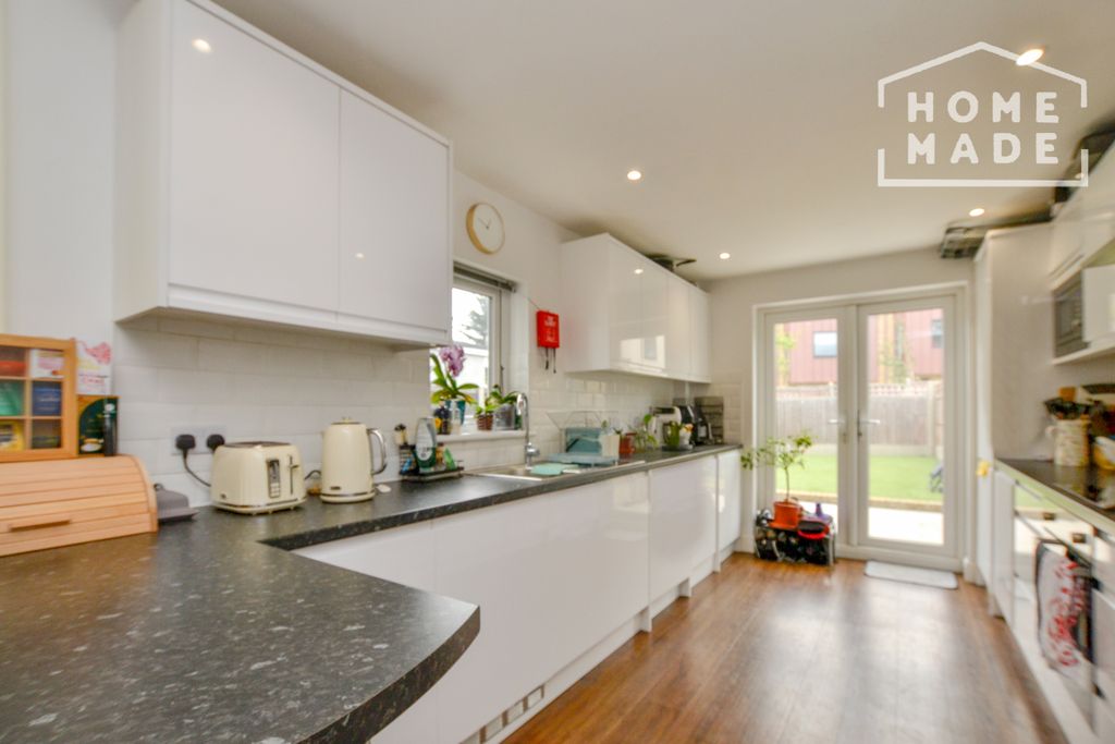 Property photo 2 of 8