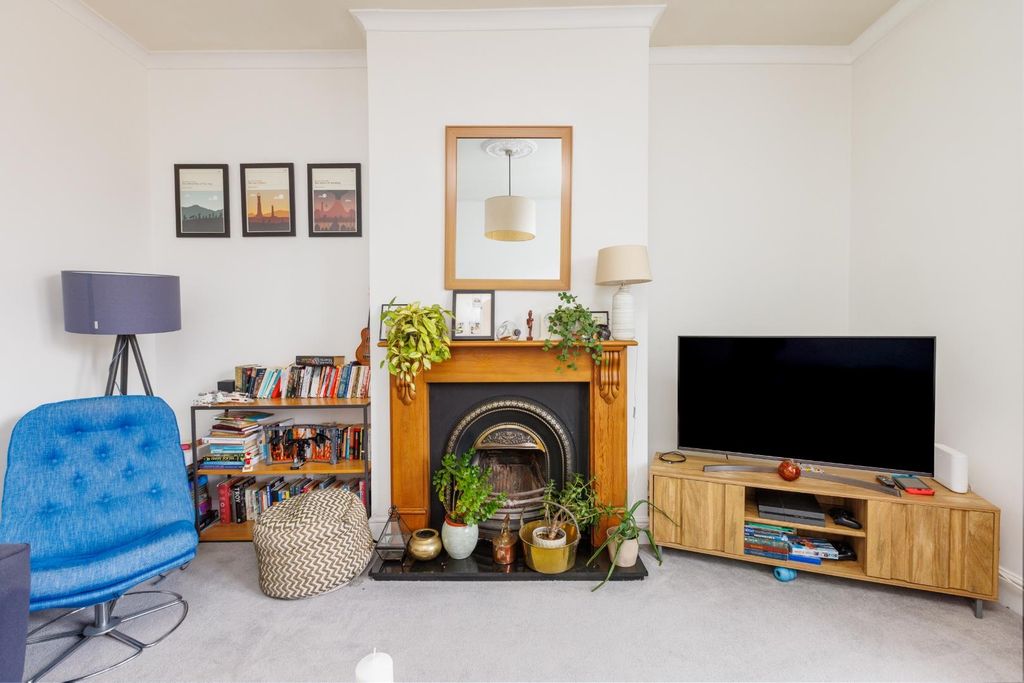Property photo 1 of 16 Fff 10 Cotham Gardens-3.Jpg