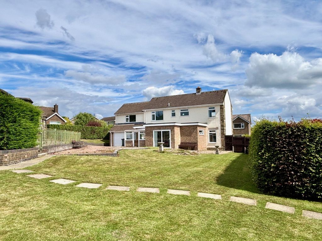 Property photo 2 of 22