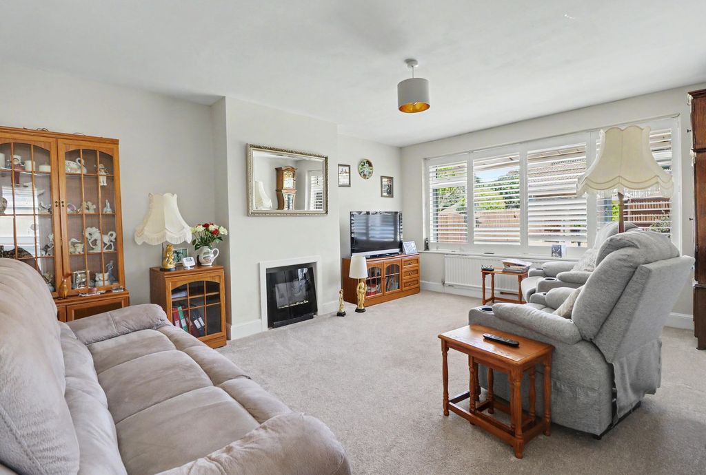 Property photo 2 of 12