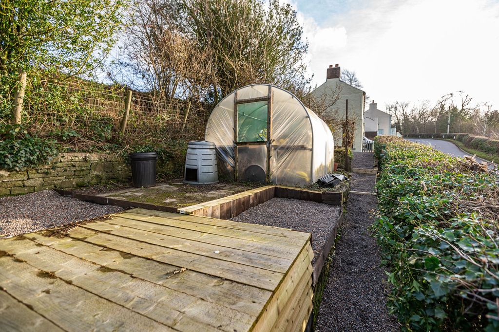 Property photo 3 of 32