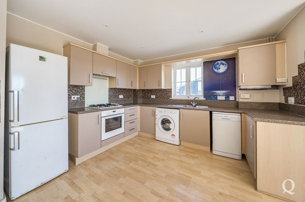 Property photo 2 of 16 Ccb05d86-d018-4B2...