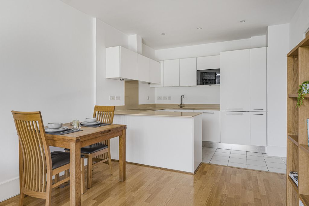 Property photo 2 of 18 Kitchen
