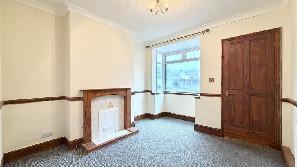 Property photo 2 of 15 Lounge