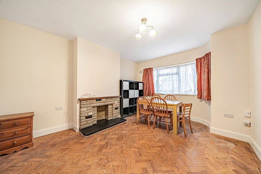 Property photo 2 of 5