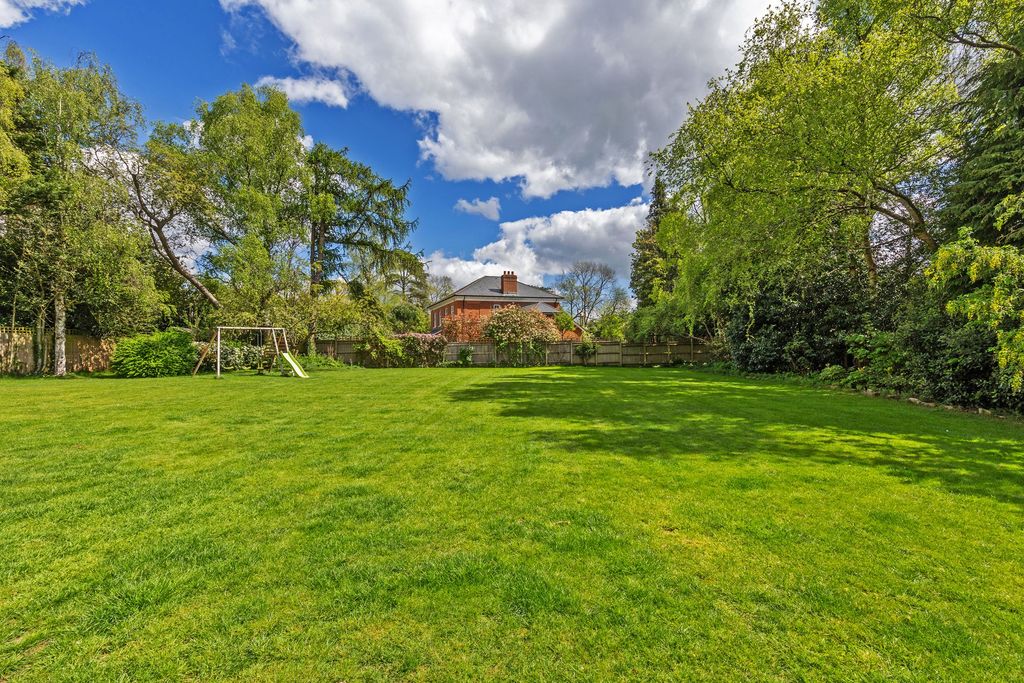 Property photo 2 of 11