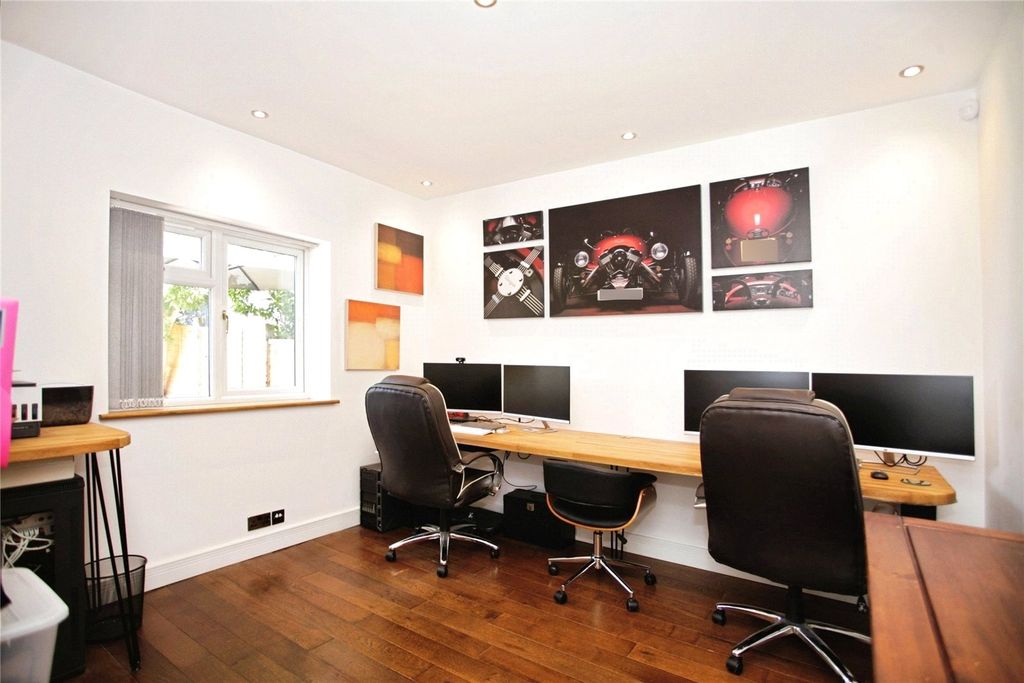 Property photo 2 of 26 Picture No. 31