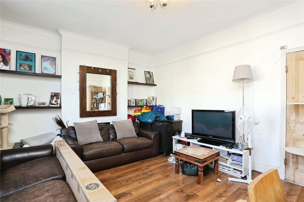 Property photo 2 of 11 Picture No. 12