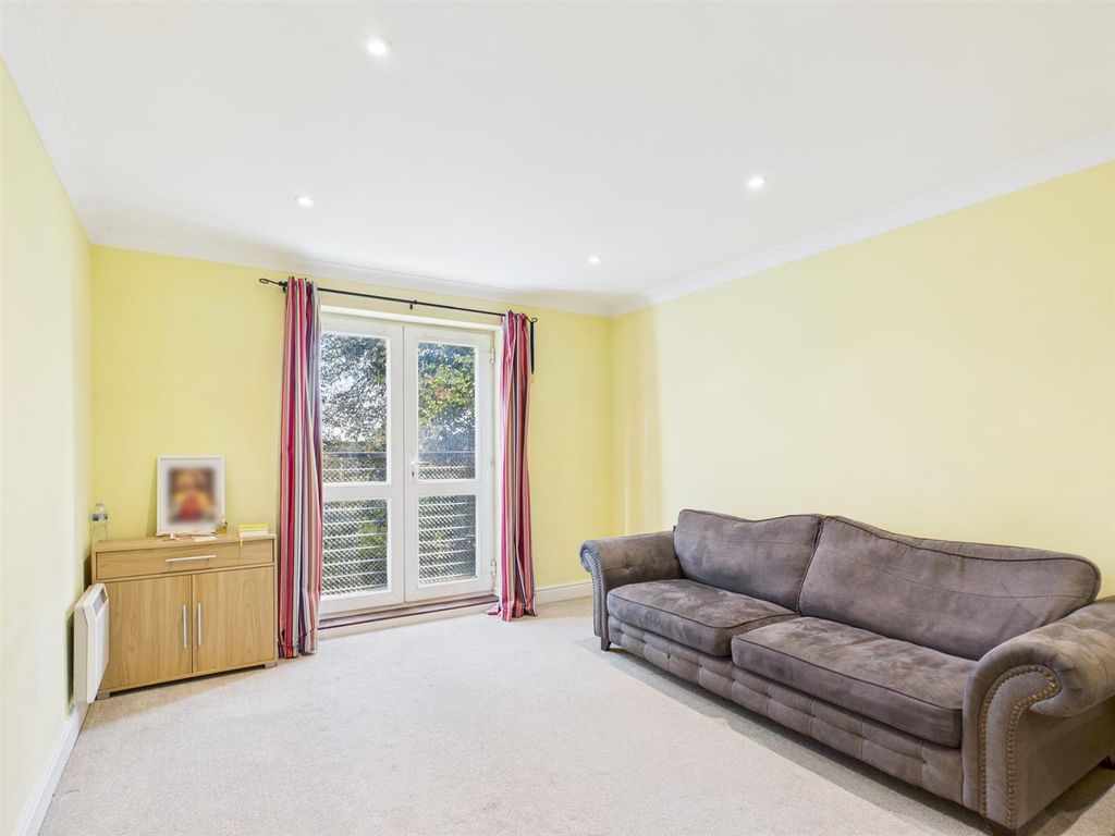 Property photo 2 of 10 Lounge 2.Jpg