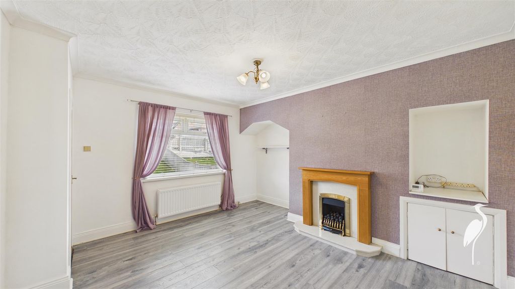 Property photo 2 of 22 Lounge