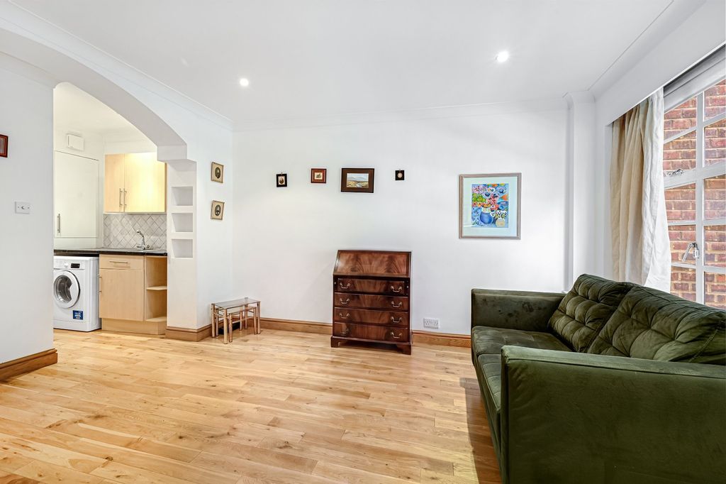 Property photo 1 of 8 Picture No. 21