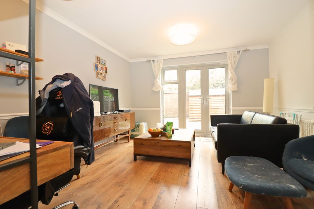 Property photo 2 of 8