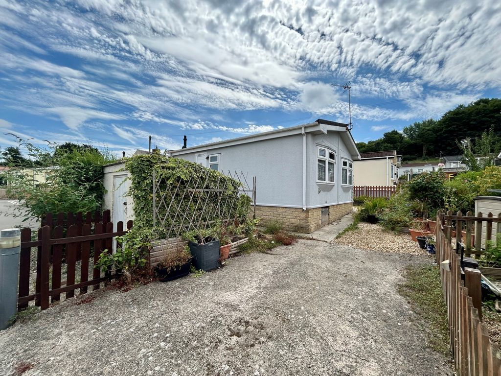 Property photo 1 of 13 Photo 9