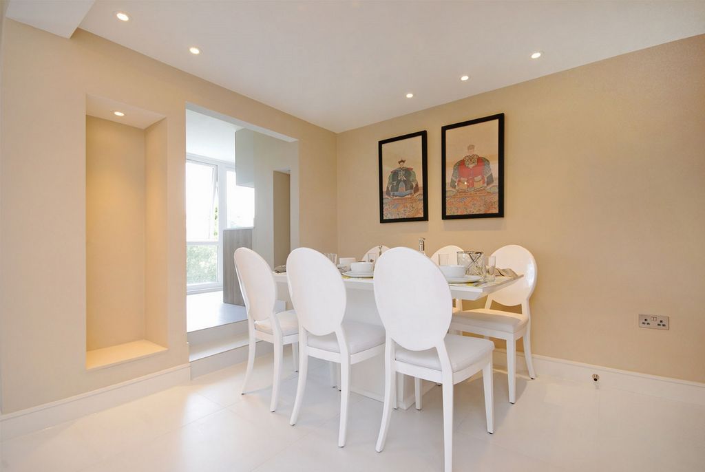 Property photo 3 of 9 Photo 4