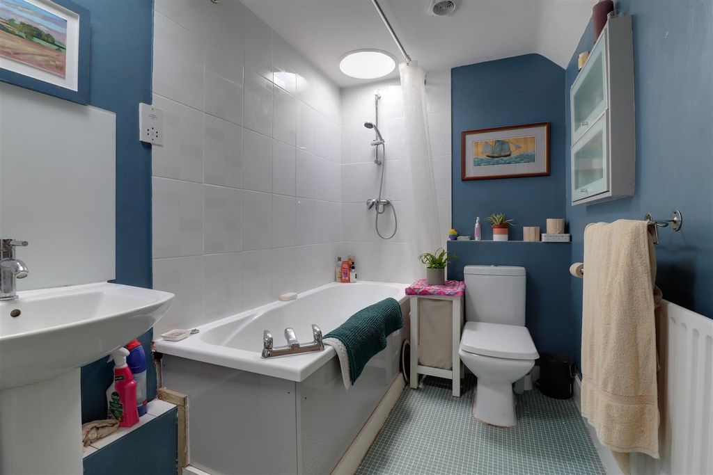 Property photo 3 of 9