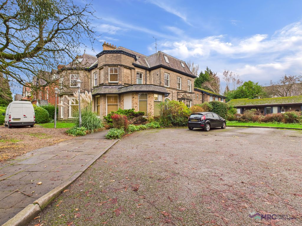 Property photo 3 of 23 Gallery