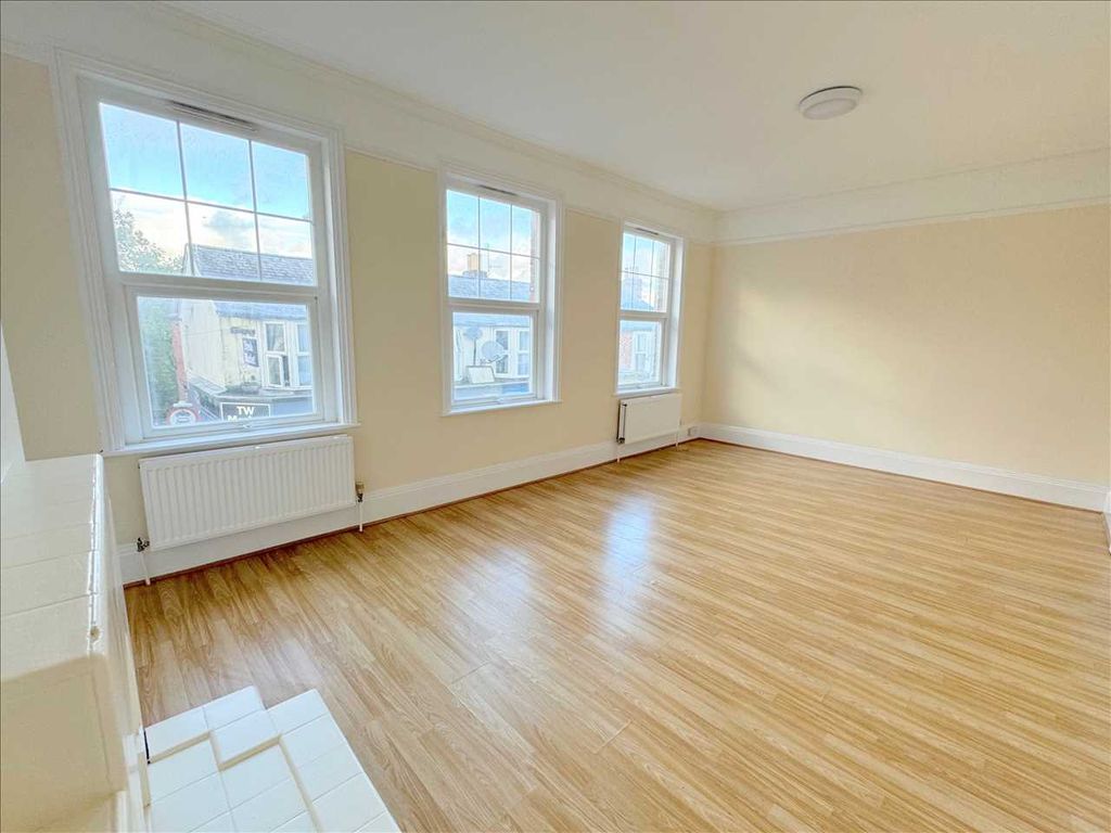 Property photo 2 of 26