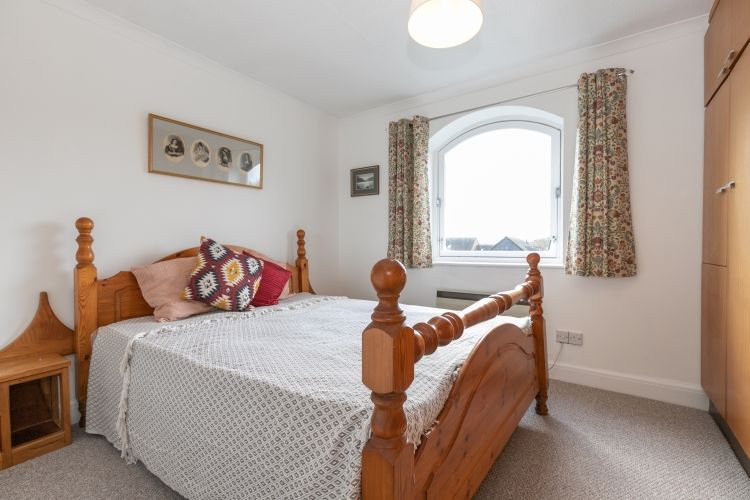 Property photo 3 of 9 215790