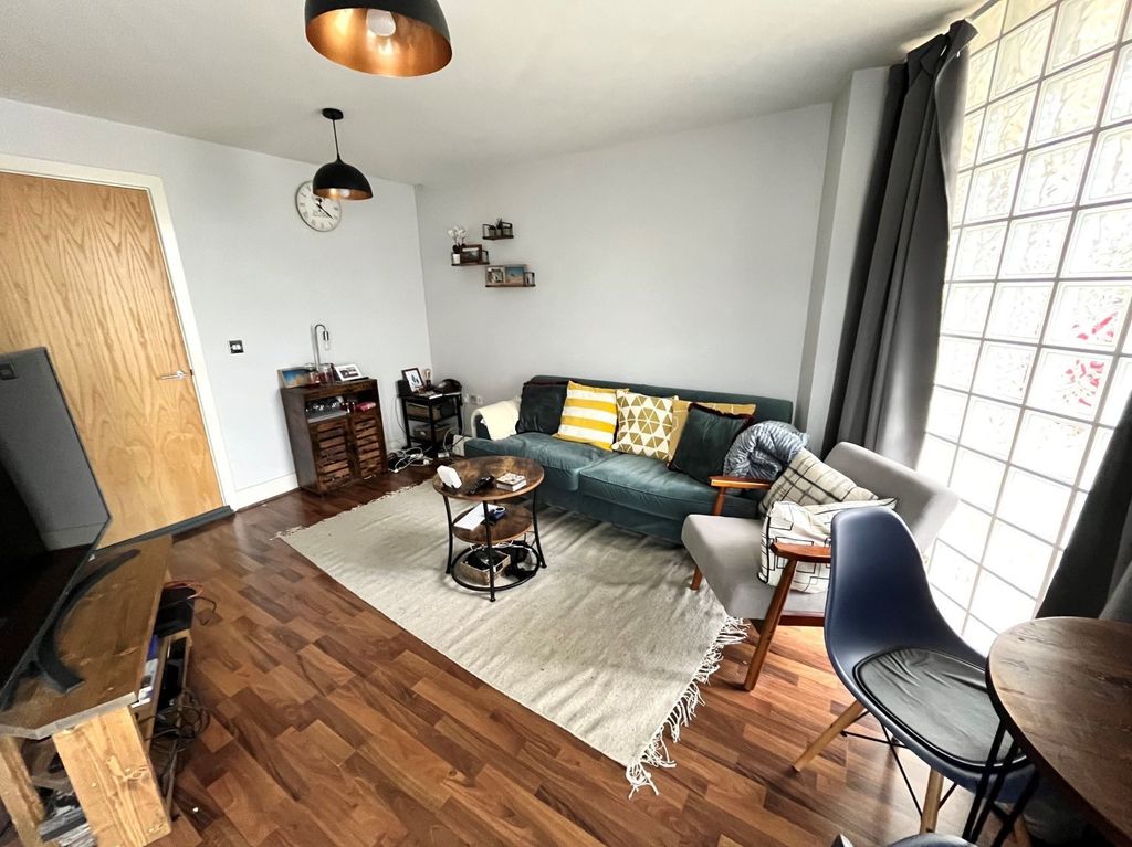 Property photo 2 of 5