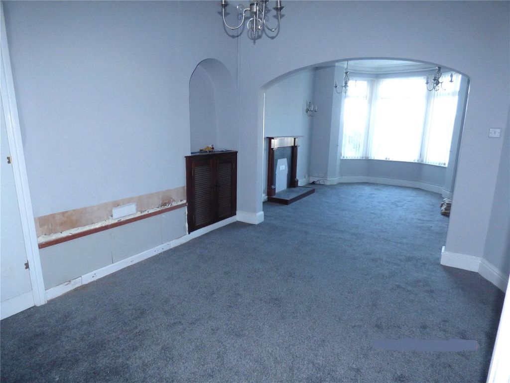 Property photo 3 of 13 Lounge/Diner