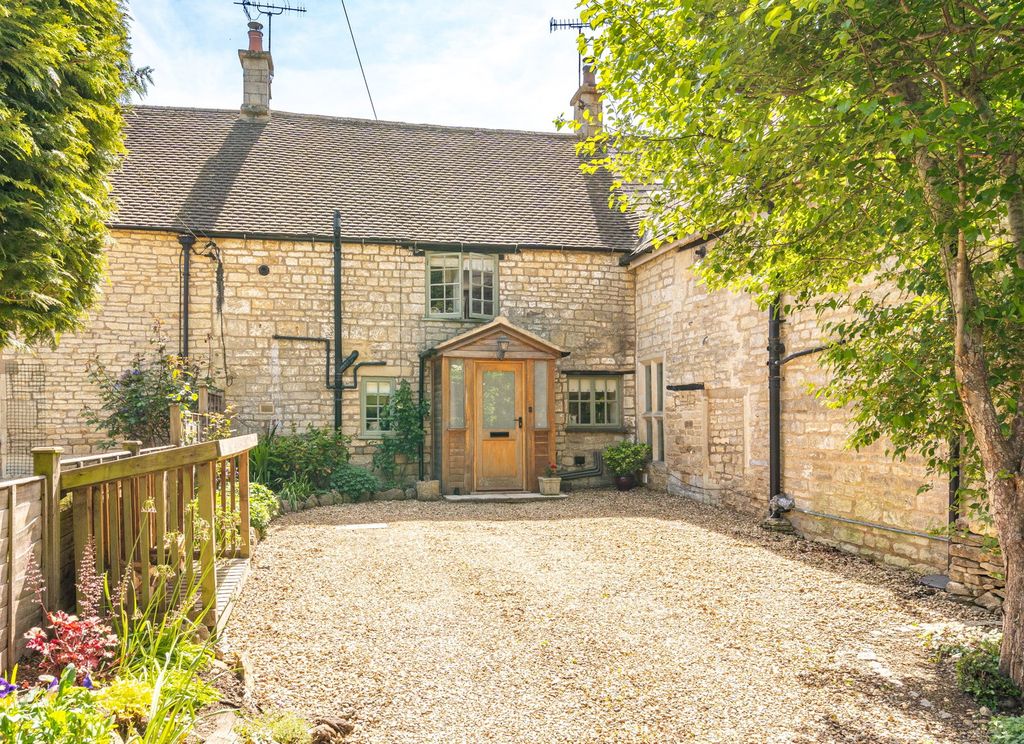 Property photo 1 of 18