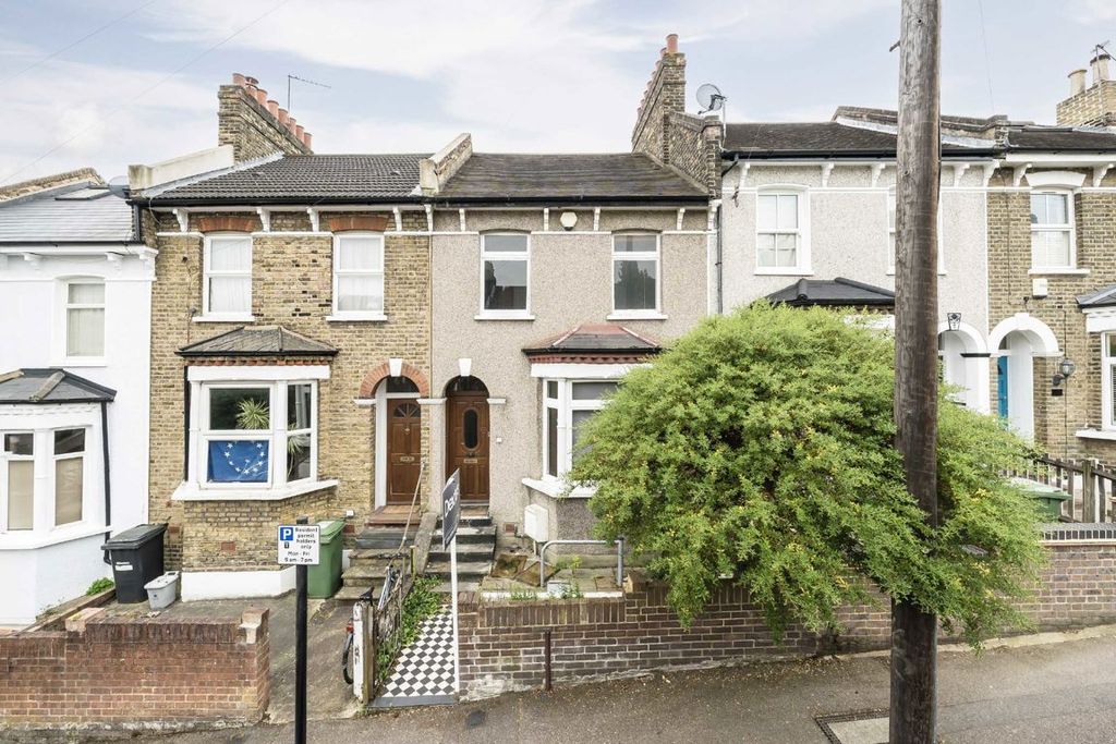 Property photo 1 of 8