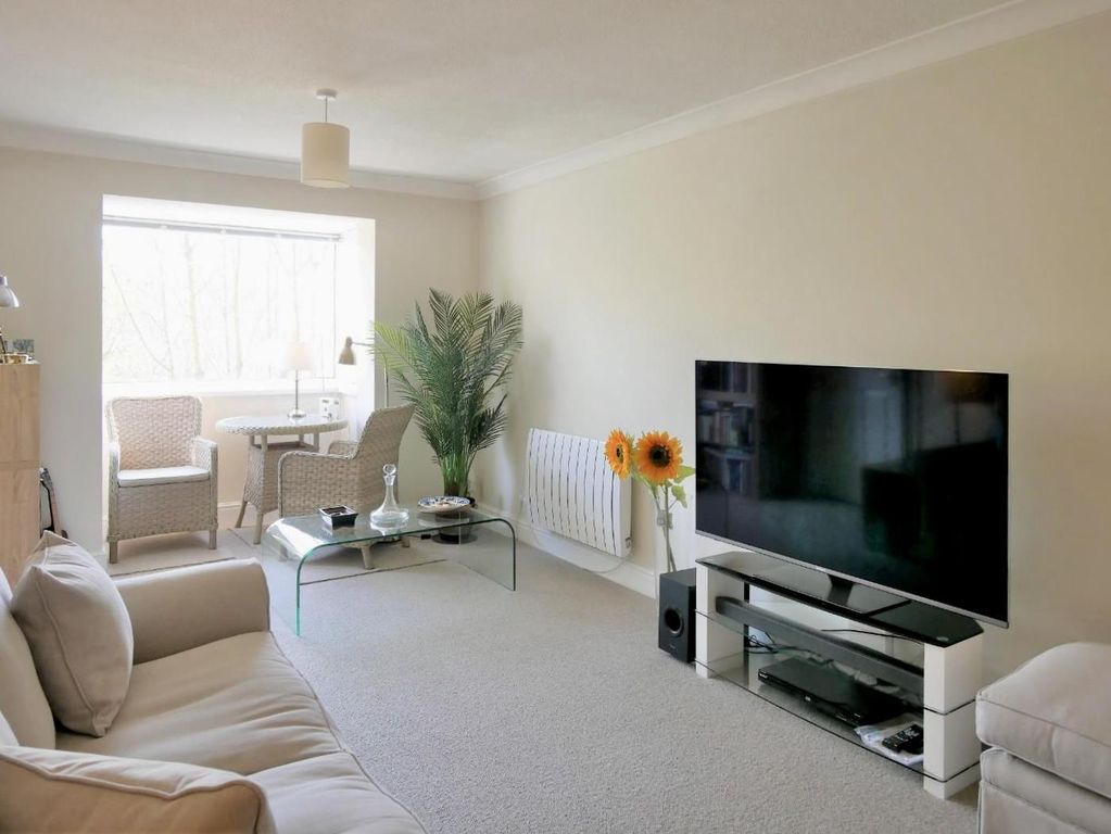Property photo 2 of 14 Living Room