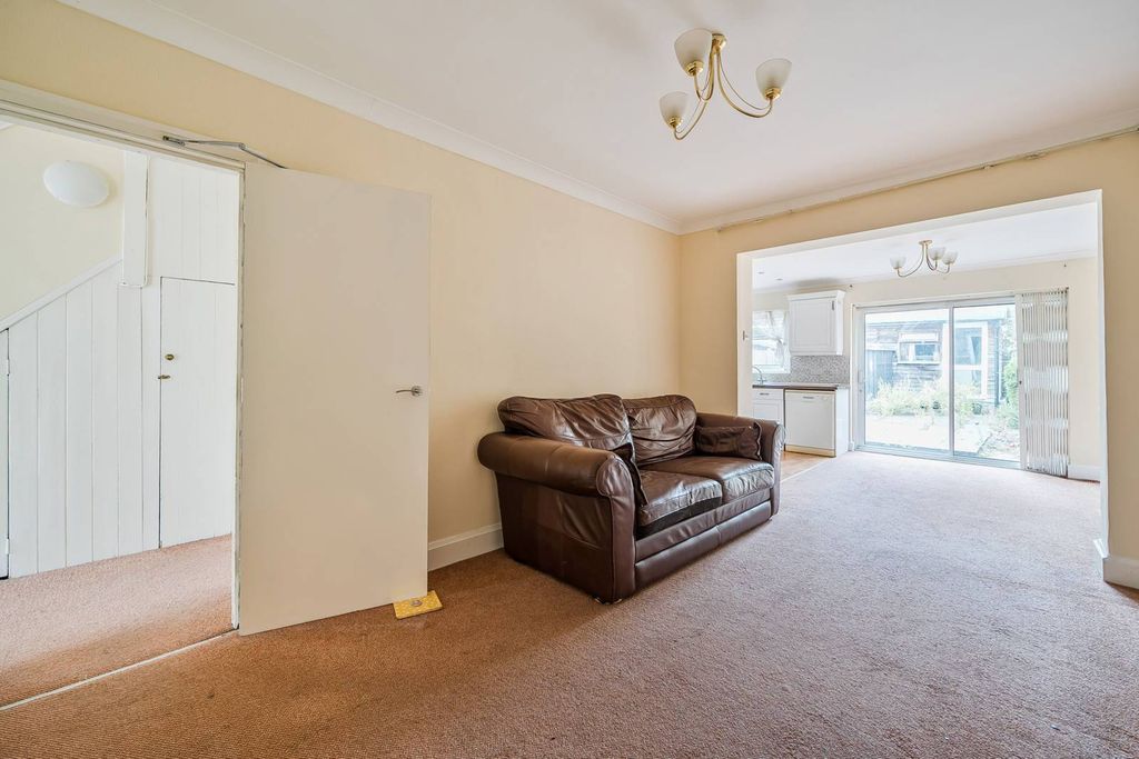 Property photo 2 of 11