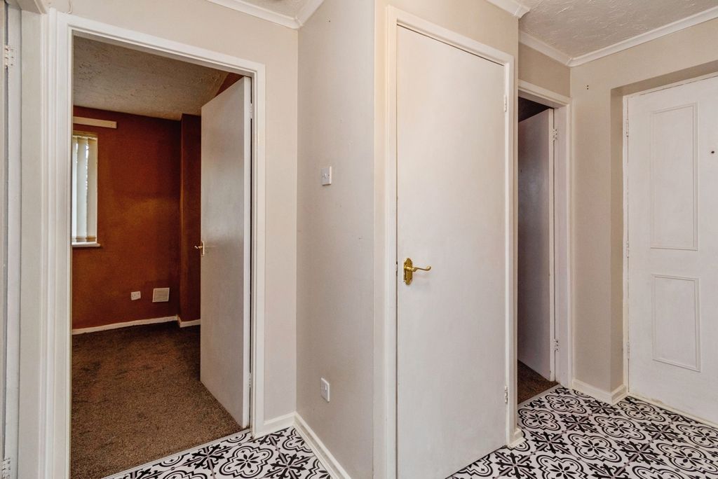 Property photo 3 of 16 Pbox-Img.Jpg