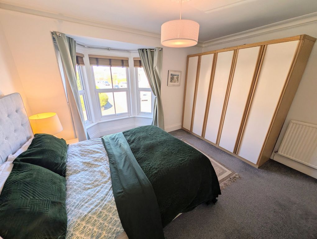 Property photo 2 of 40