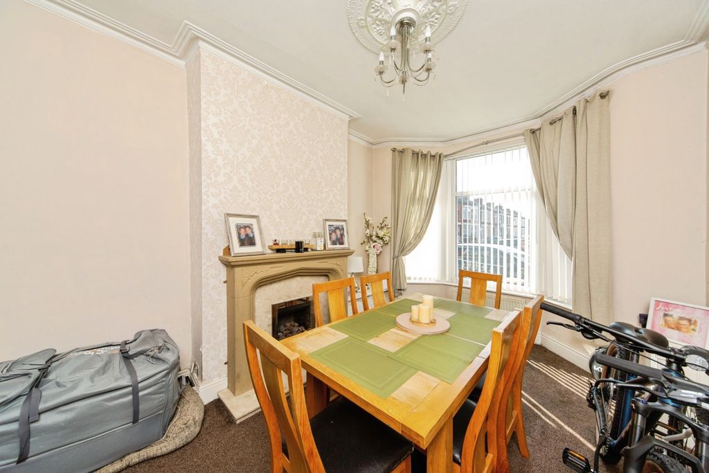 Property photo 3 of 20 Pbox-Img.Jpg