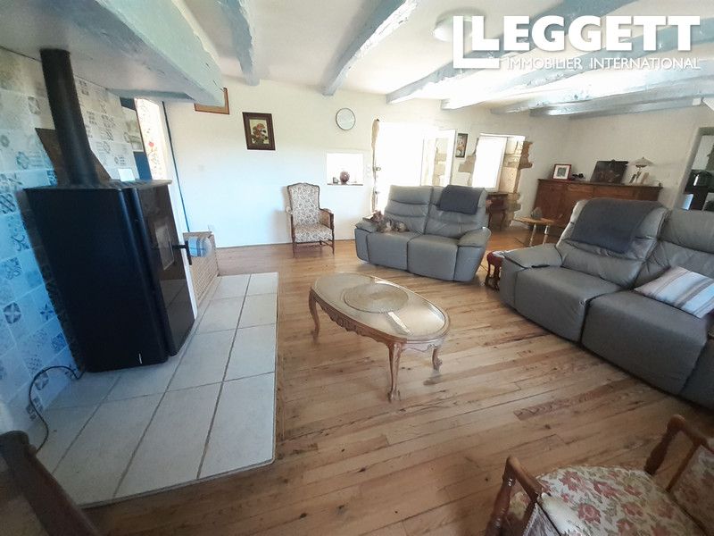 Property photo 3 of 10