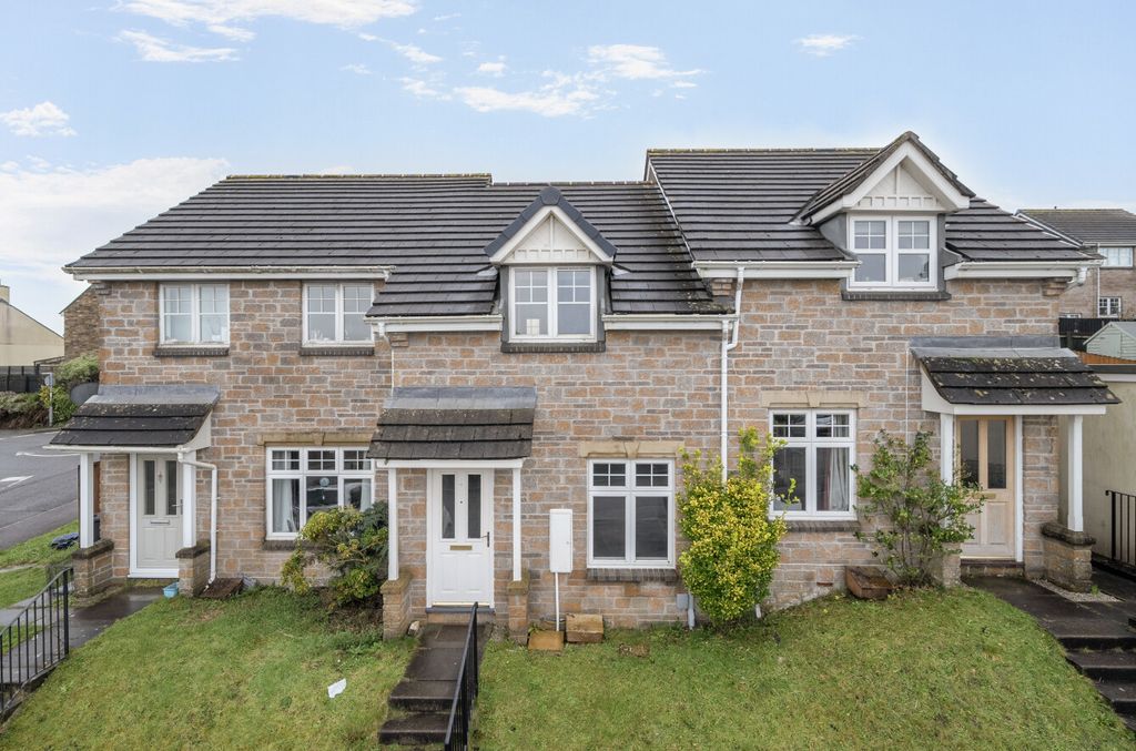 Property photo 1 of 12 1394428-1-6964Da5...