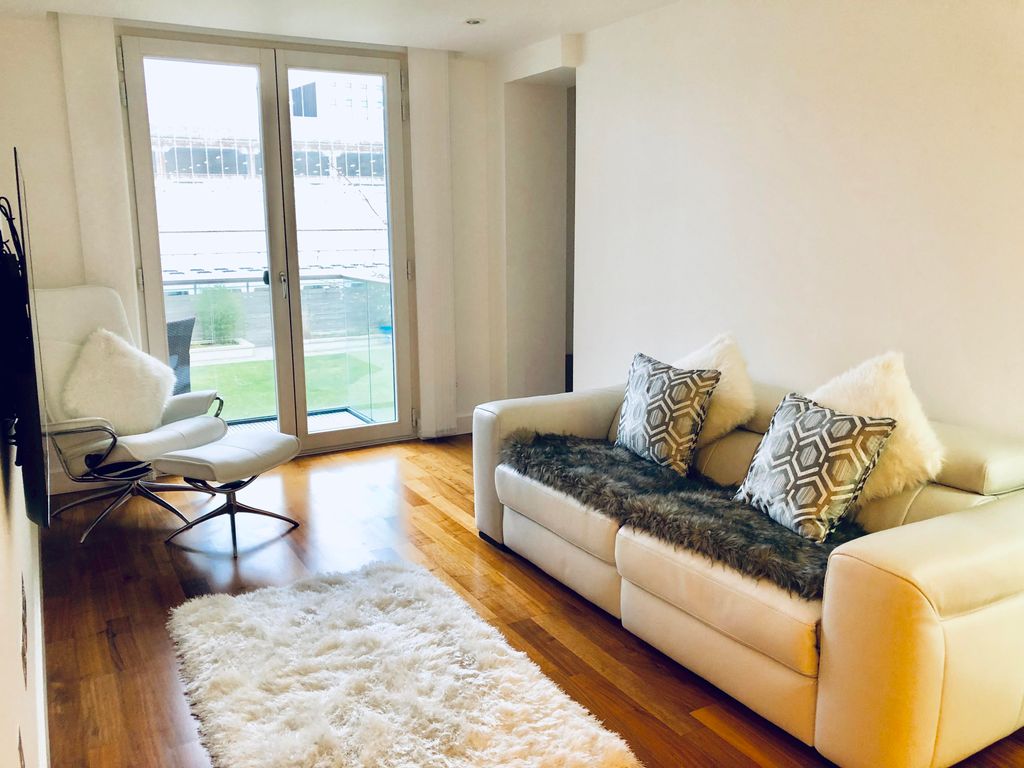 Property photo 2 of 7 Living Room