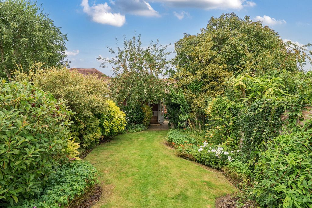 Property photo 3 of 15 Garden
