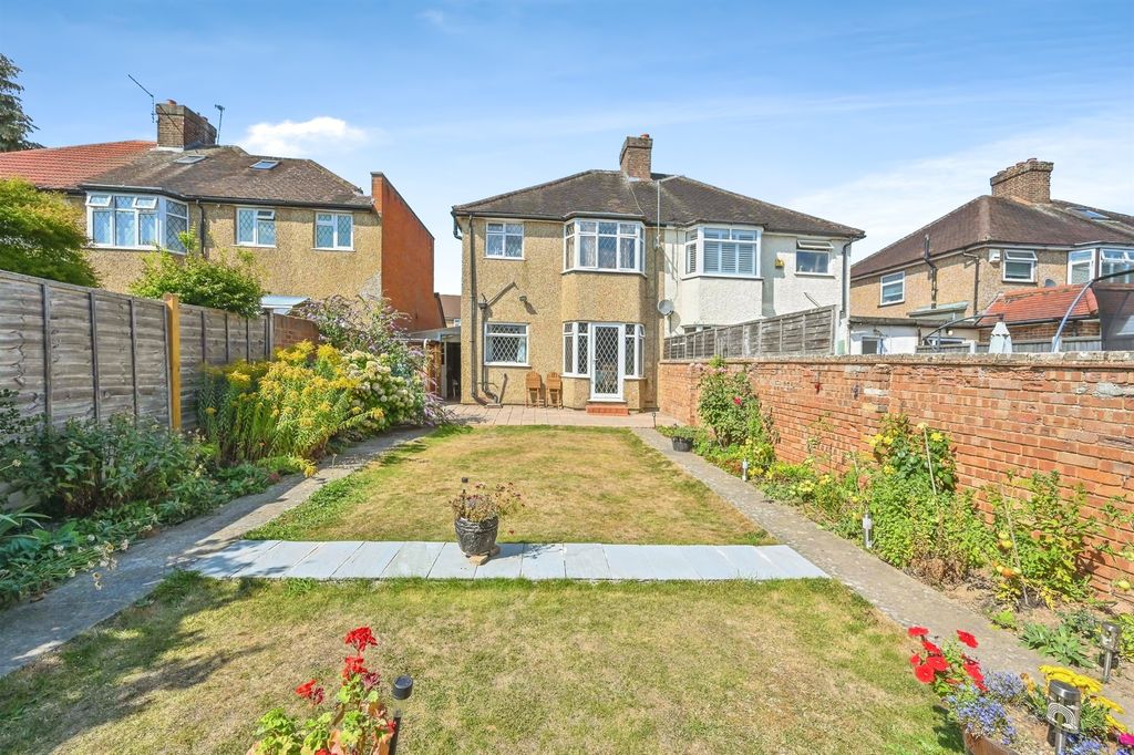 Property photo 2 of 17