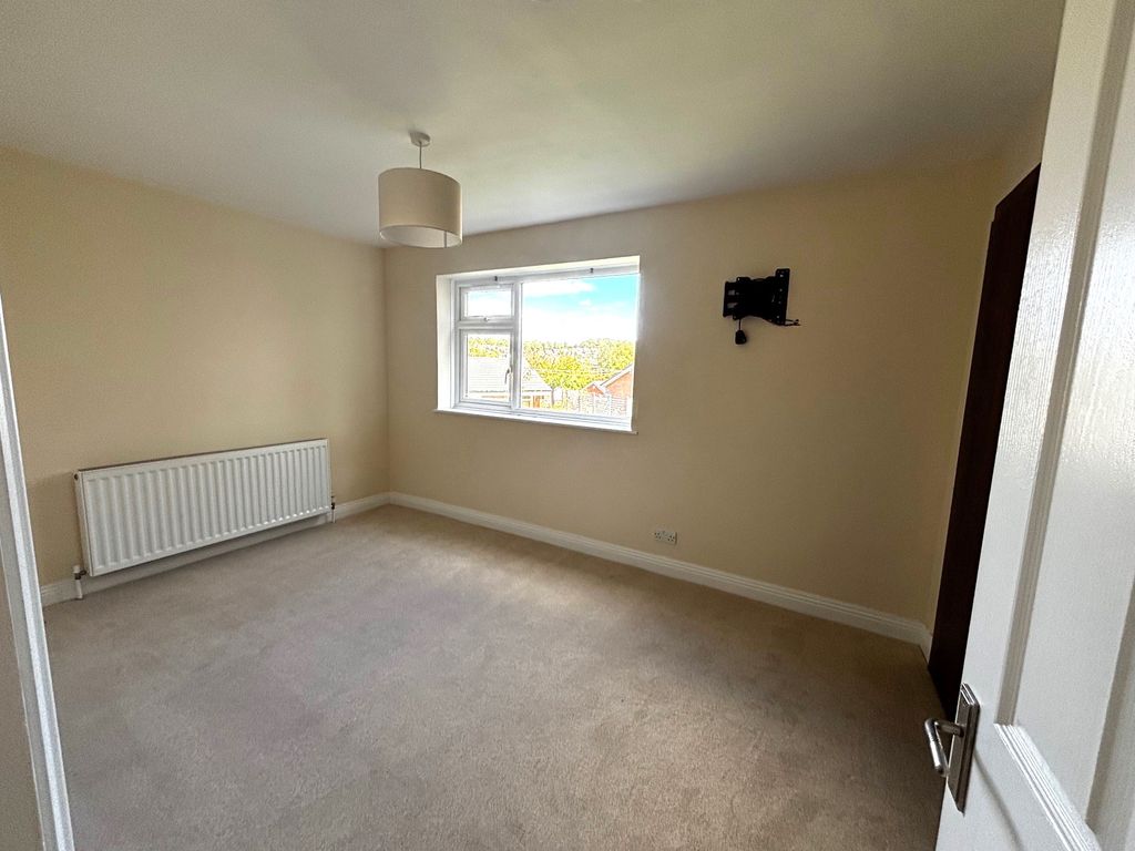 Property photo 2 of 9 Image